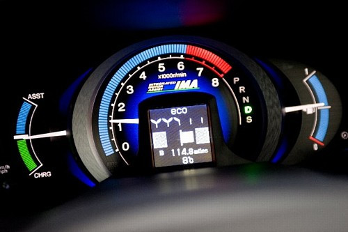 Honda Insight - Sposób na oszczędzanie paliwa