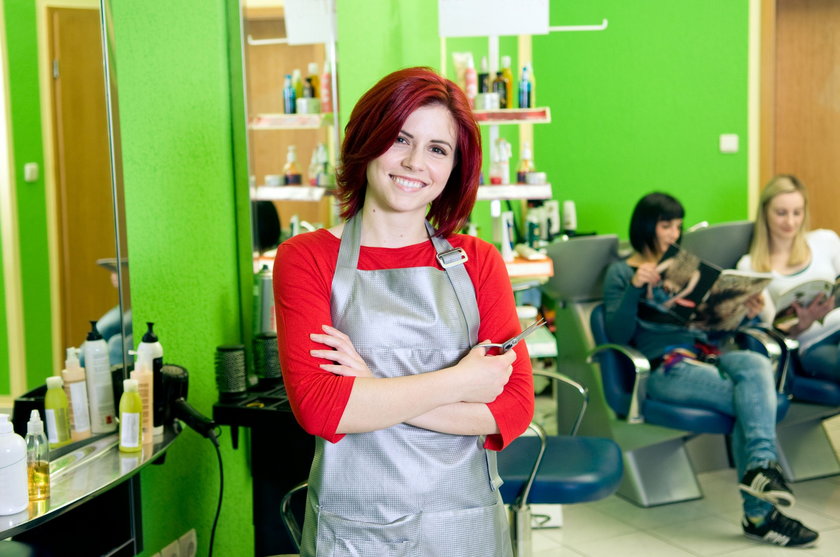 Salony fryzjerskie i kosmetyczne zamknięte od 27.03. Klienci rzucili się z rezerwacjami