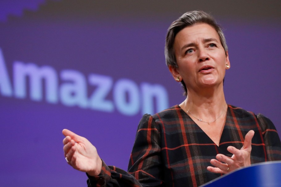 Margrethe Vestager, wiceprzewodnicząca wykonawcza Komisji Europejskiej odpowiedzialna za kwestie związane z rozwojem cyfrowej gospodarki. Przyjęcie kompleksowej regulacji dotyczącej rozwoju kryptoaktywów, a także bezpieczeństwa operacyjnego sektora finansowego stało się priorytetem Komisji Europejskiej, którego efektem w zakresie bezpieczeństwa jest Digital Operational Resilience Act (tzw. DORA)