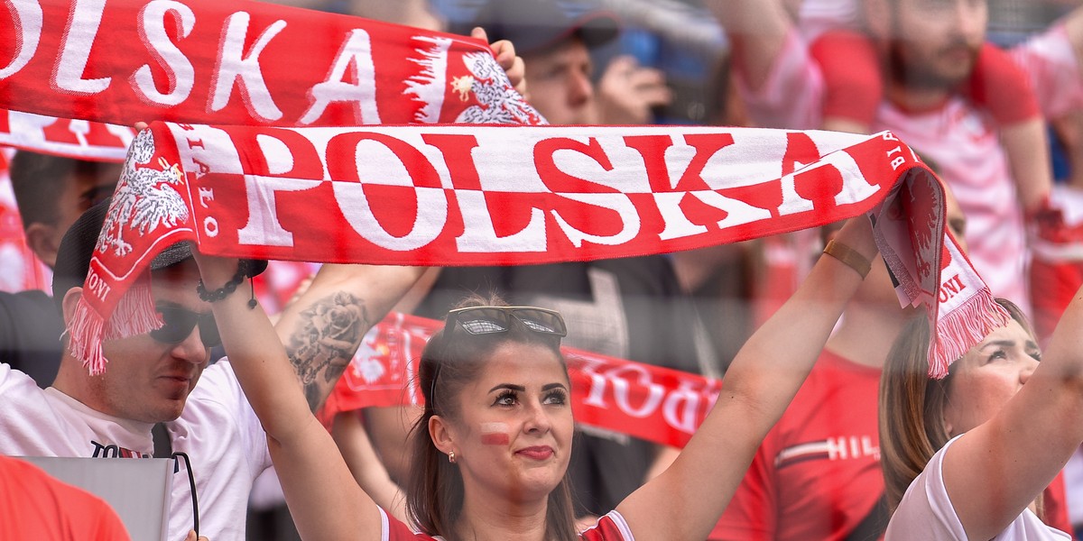 Piękne panie i takie same emocje na stadionie w Poznaniu