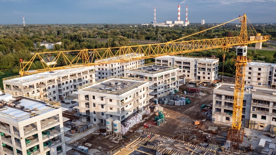 Jeśli ubiegamy się o kredyt hipoteczny na mieszkanie, warto zadbać o odpowiednio wysoki wkład własny.