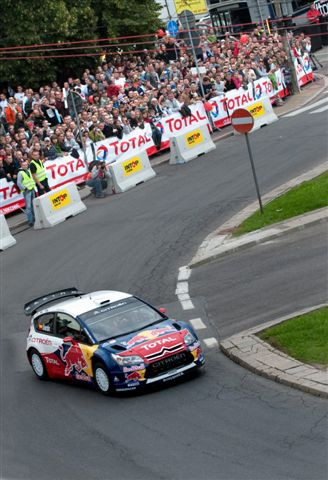 Sébastien Loeb i Dani Sordo jeździli po Karowej