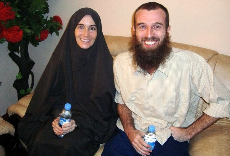 Amanda Lindhout i Nigel Brennan po uwolnieniu, 25 listopada 2009 r. 