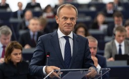 Tusk do Adamowicza: Najlepszym prezentem dla Ciebie i dla miasta będzie Twoje niedzielne zwycięstwo