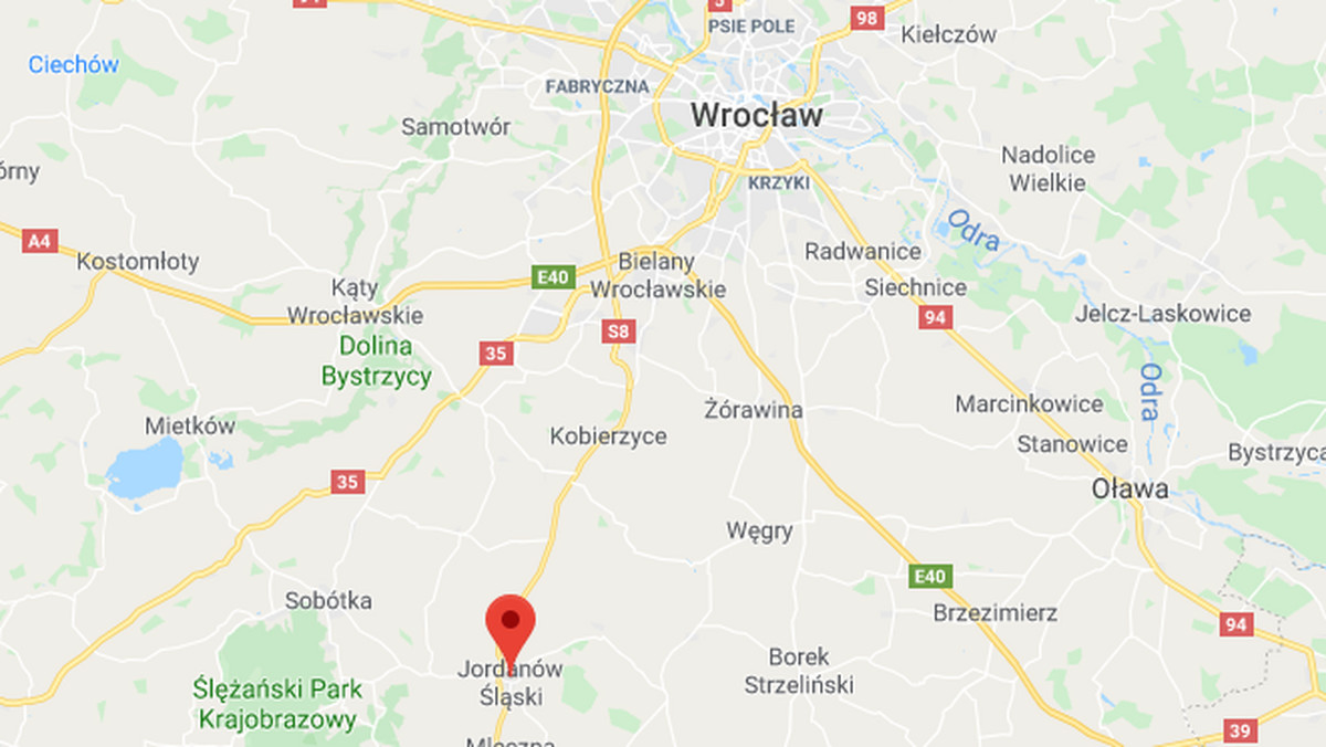 Nie ma już utrudnień na drodze krajowej nr 8 w Jordanowie Śląskim,  gdzie wczoraj wieczorem zderzyły się ciężarówka i auto osobowe. W wypadku ranne zostały trzy osoby.