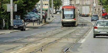 To mają być bezpieczne tory?! Aż proszą się o remont!