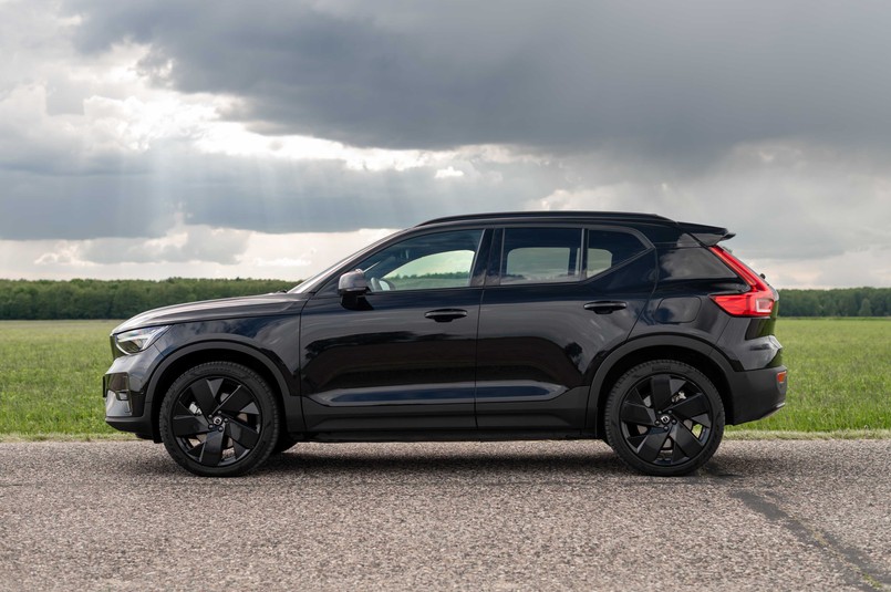 Volvo EX40 Performance Black Edition