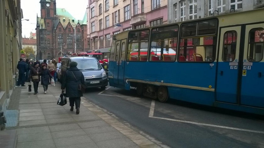 Wykolejenie tramwaju MPK linii 4 na ul. Krupniczej we Wrocławiu