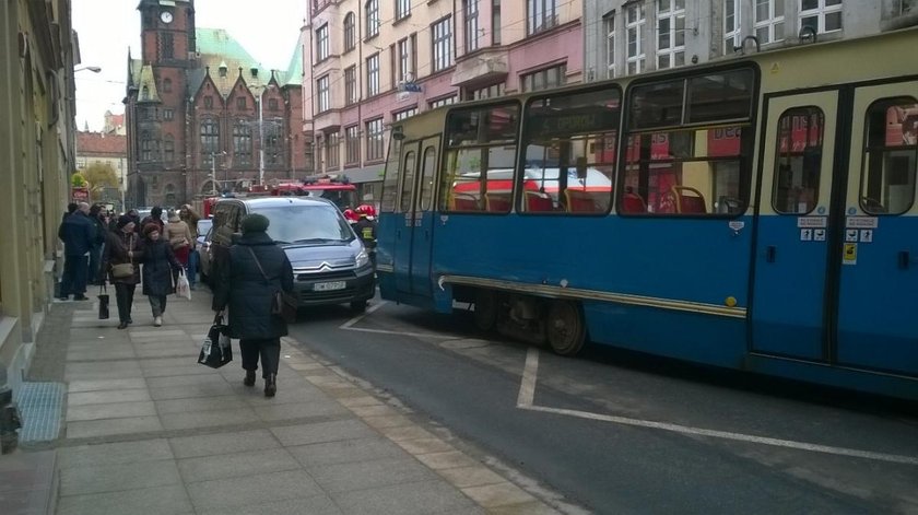 Wykolejenie tramwaju na ul. Krupniczej we Wrocławiu