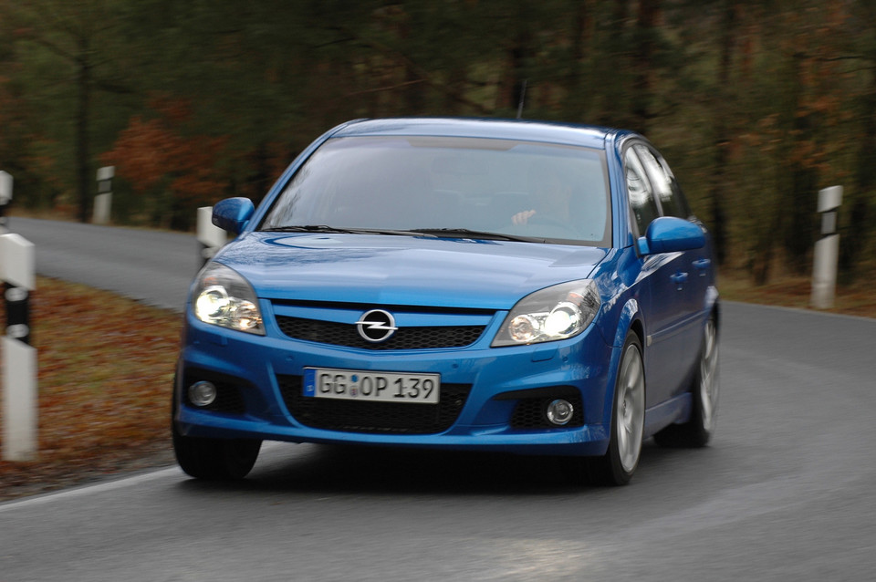 Opel Vectra OPC kontra Mazda 6 MPS moc podobna, różny