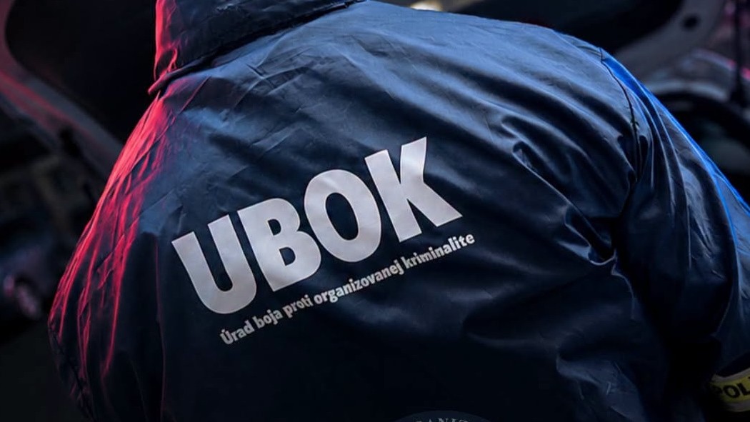 ÚBOK obvinil deväť ľudí a právnickú osobu z prania špinavých peňazí. 