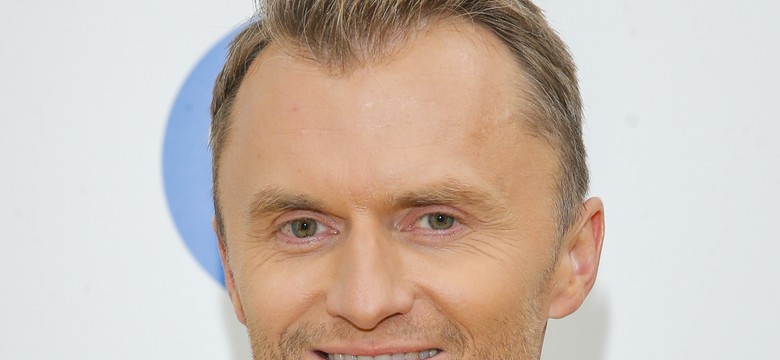 Jacoń został pozwany do sądu przez transpłciową córkę. Jaki był powód?