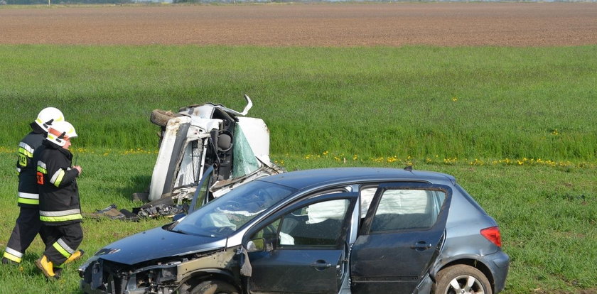 Wypadek maturzystów. Jeden w stanie ciężkim