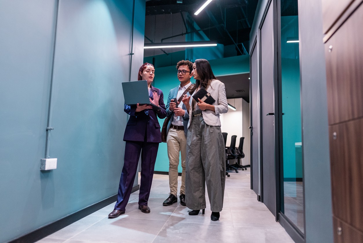 Kľúčom k úspechu môže byť aj spoločná chôdza s kolegami.