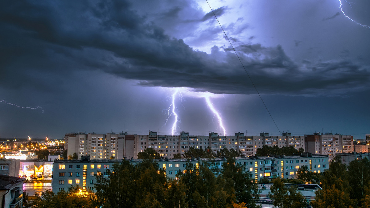 Ostrzeżenia I stopnia dla pięciu województw w południowej i zachodniej Polsce wydał dziś Instytut Meteorologii i Gospodarki Wodnej. Dotyczą one możliwych burz i burz z gradem.