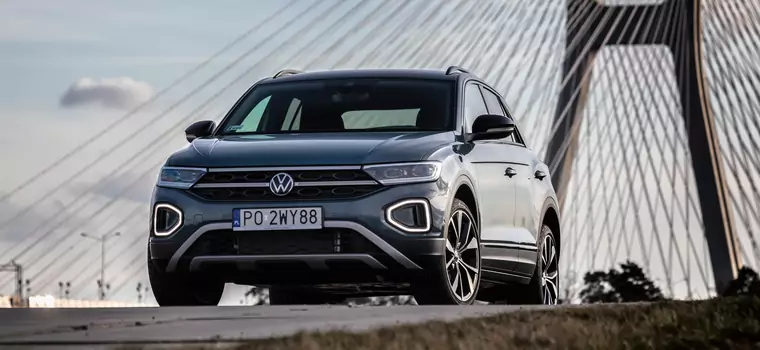 Jeździliśmy zmodernizowanym Volkswagenem T-Roc. Z zewnątrz zmiany są niewielkie, ale za to w środku…