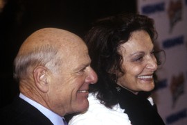 Žena koju zna cela Srbija udata za GEJA i neće da se razvede! Sa prvim mužem biseksualcem dobila dvoje dece, BLUDNIČILA na sve strane, spavala i sa ženama, ali tvrdi da nije LEZBIJKA