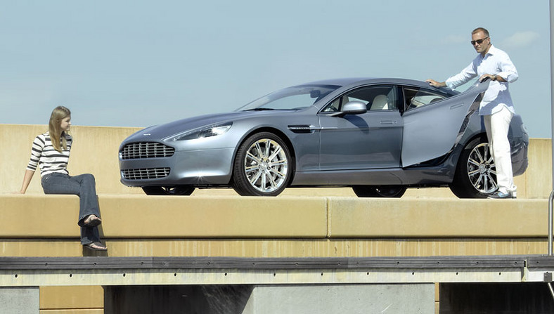 Aston Martin Rapide: nowe zdjęcia czterodrzwiowego coupe