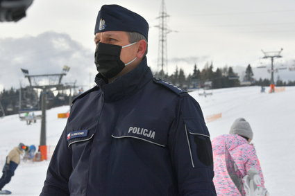 Weekendowe kontrole w sklepach i na stokach. Mandaty i kilkaset pouczeń