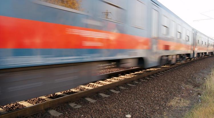 Elgázolt egy embert a vonat Budapesten, késések várhatóak