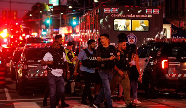Policija reaguje na aktivnog strelca na događaju Salsa na Sent Kleru u Torontu, subota, 11. jul 2026.