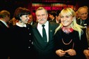 Warszawa, 1996 rok. Monika Olejnik obok byłego prezydenta RP Lecha Wałęsy podczas uroczystości wręczenia tytułu "Człowiek Roku 1995 tygodnika Wprost"