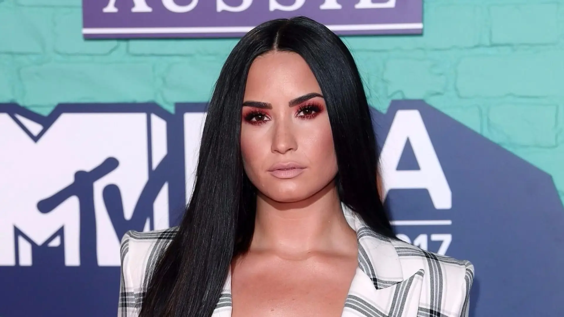 Na MTV EMA 2017 było tak gorąco, że Demi Lovato zdjęła stanik. Zobacz najlepsze zdjęcia z Londynu