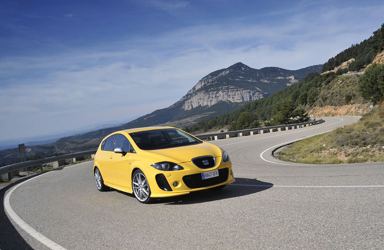 Seat Leon Linea R: kolejny usportowiony Leon