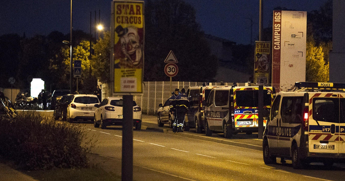 Samochód wjechał w ludzi. szkołą handlową w Blagnac we Francji