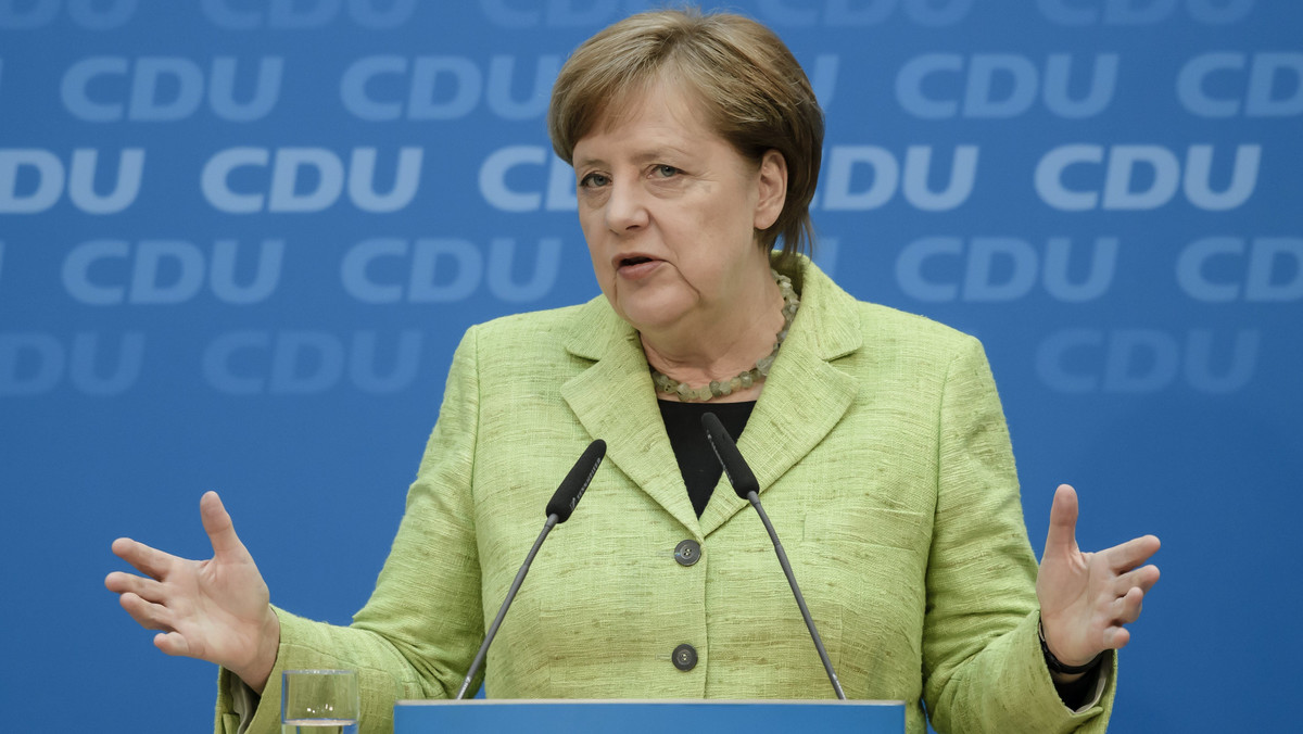 Jak wynika z opublikowanego w poniedziałek sondażu instytutu INSA dla dziennika "Bild", na 6 miesięcy przed wyborami do parlamentu dwie największe partie konserwatywna CDU/CSU i socjaldemokratyczna SPD "idą łeb w łeb".