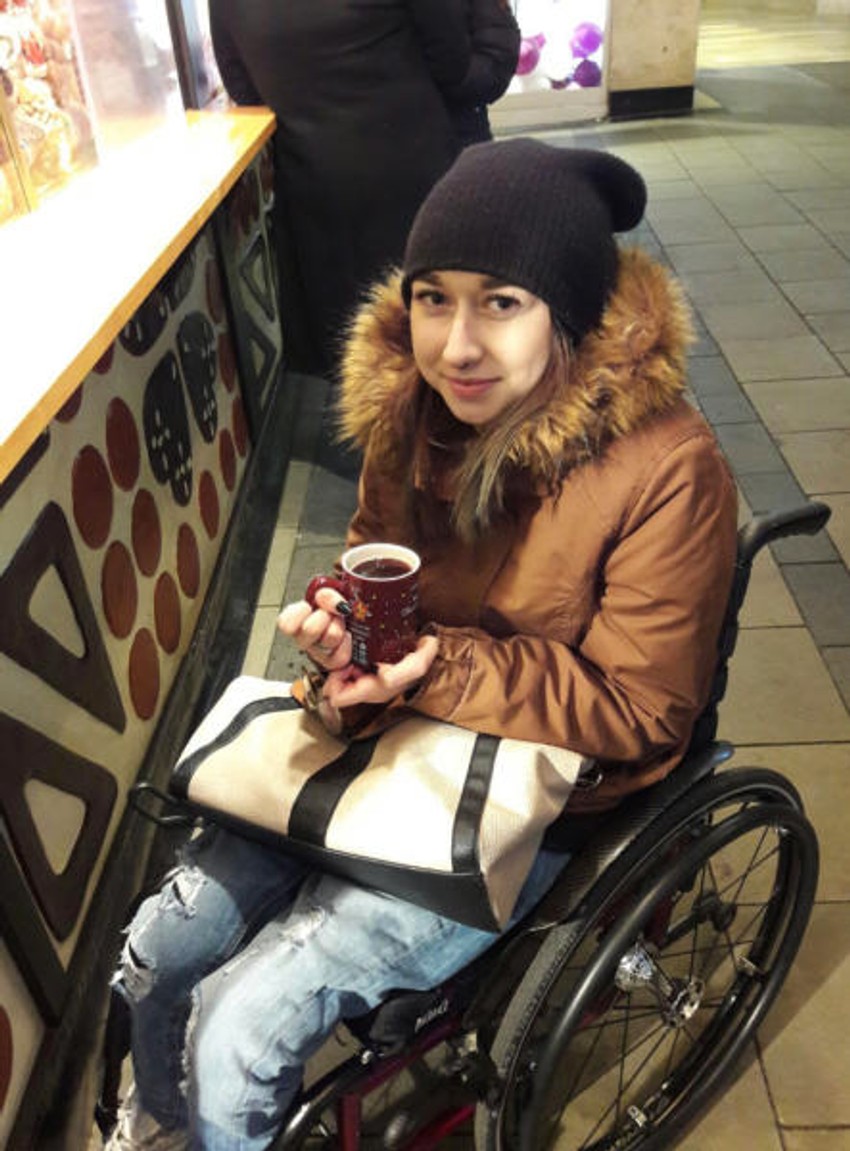 Marija P. je dva puta ležala u bolnici, a da lekari nisu otkrili da boluje od teške autoimune bolesti, zbog koje je sada vezana za invalidska kolica