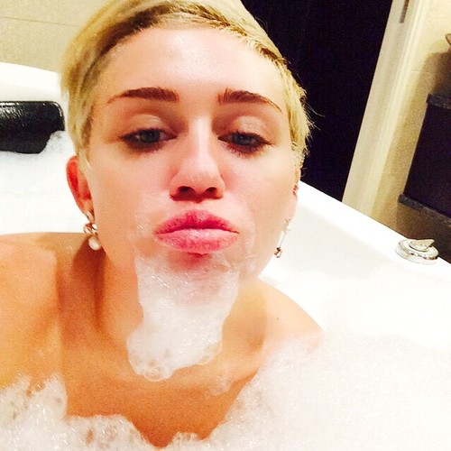 Miley Cyrus znów szokuje