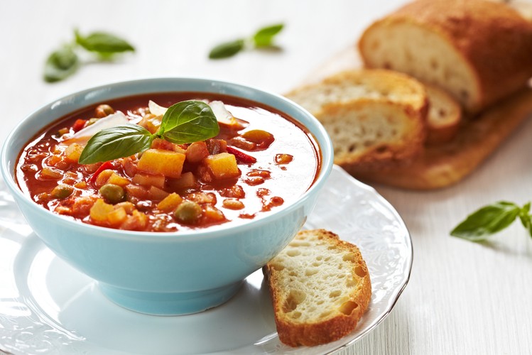 <b>Zupa minestrone</b><br />Sycąca zupa na bazie warzyw