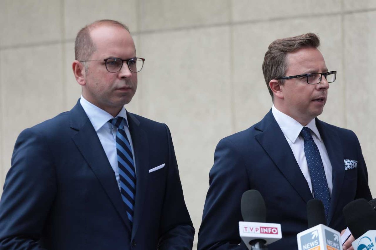 Posłowie Dariusz Joński i Michał Szczerba