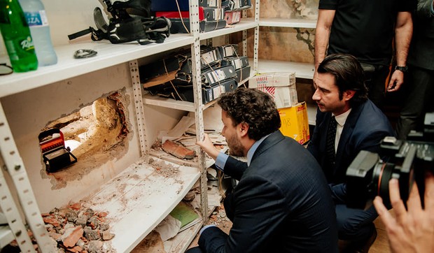 Dritan Abazović gleda u tunel koji je vodio do depoa Višeg suda