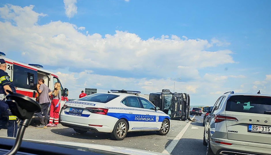 Policija i Hitna pomoć na licu mesta