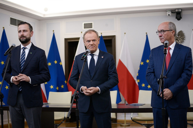 Kandydatem koalicji na premiera jest szef PO Donald Tusk. Wicepremierami mają zostać prezes PSL Władysław Kosiniak-Kamysz oraz szef klubu Lewicy Krzysztof Gawkowski - wynika z opublikowanej w piątek umowy koalicyjnej.