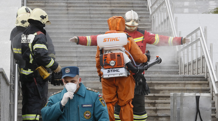 A szentpétervári kórházban  öt, lélegeztetőgépen lévő koronavírusos beteg vesztette életét / Fotó: MTI EPA