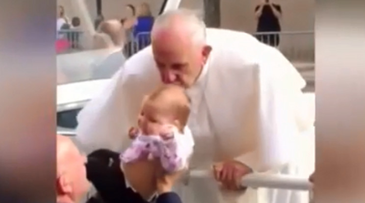 A pápa még 2015-ben találkozott a kislánnyal