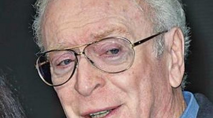 Michael Caine megbízik a rendezőben