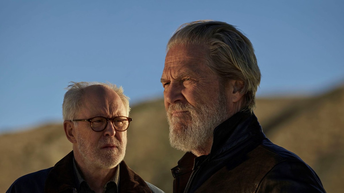 John Lithgow i Jeff Bridges w serialu "Stary człowiek"