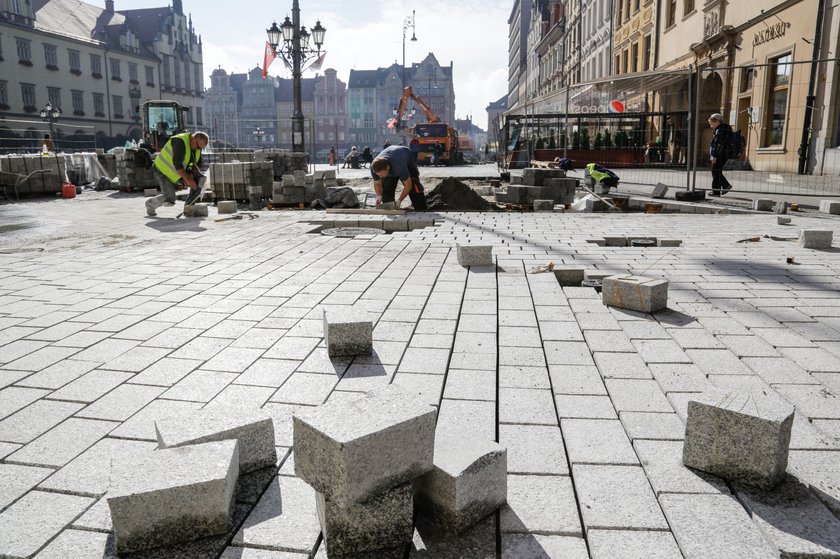 Budowa szpilkostrady na wrocławskim Rynku