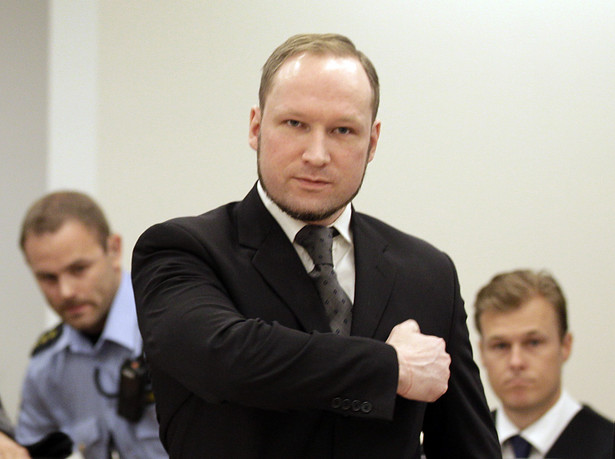 Breivik więźniem politycznym? Zastrzelenie 69 osób nazywa "czynem heroicznym"