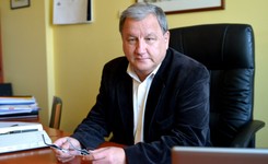 Pikul odpowiedział Piotrowiczowi: Nie pamiętam, bym mówił, że był moim 'zbawcą'