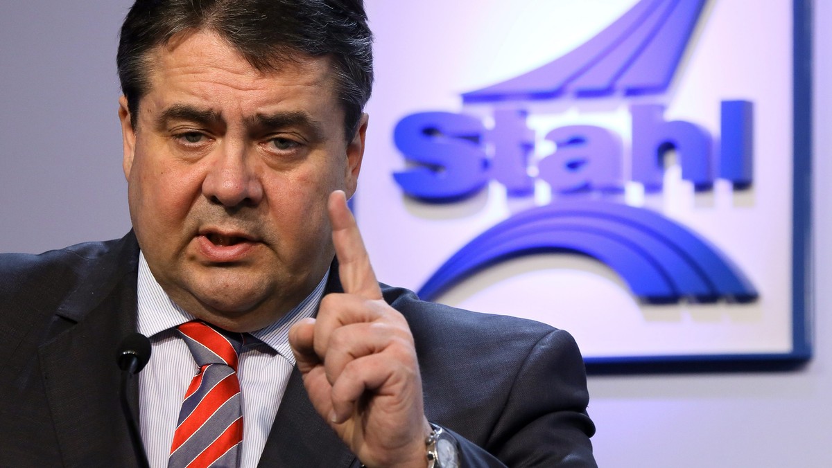 W związku z sytuacją na Krymie niemiecki minister gospodarki Sigmar Gabriel wstrzymał kontrakt koncernu zbrojeniowego Rheinmetall AG na dostawę do Rosji centrum szkolenia bojowego dla rosyjskiej armii. Kontrakt opiewał na kwotę 120 mln euro.