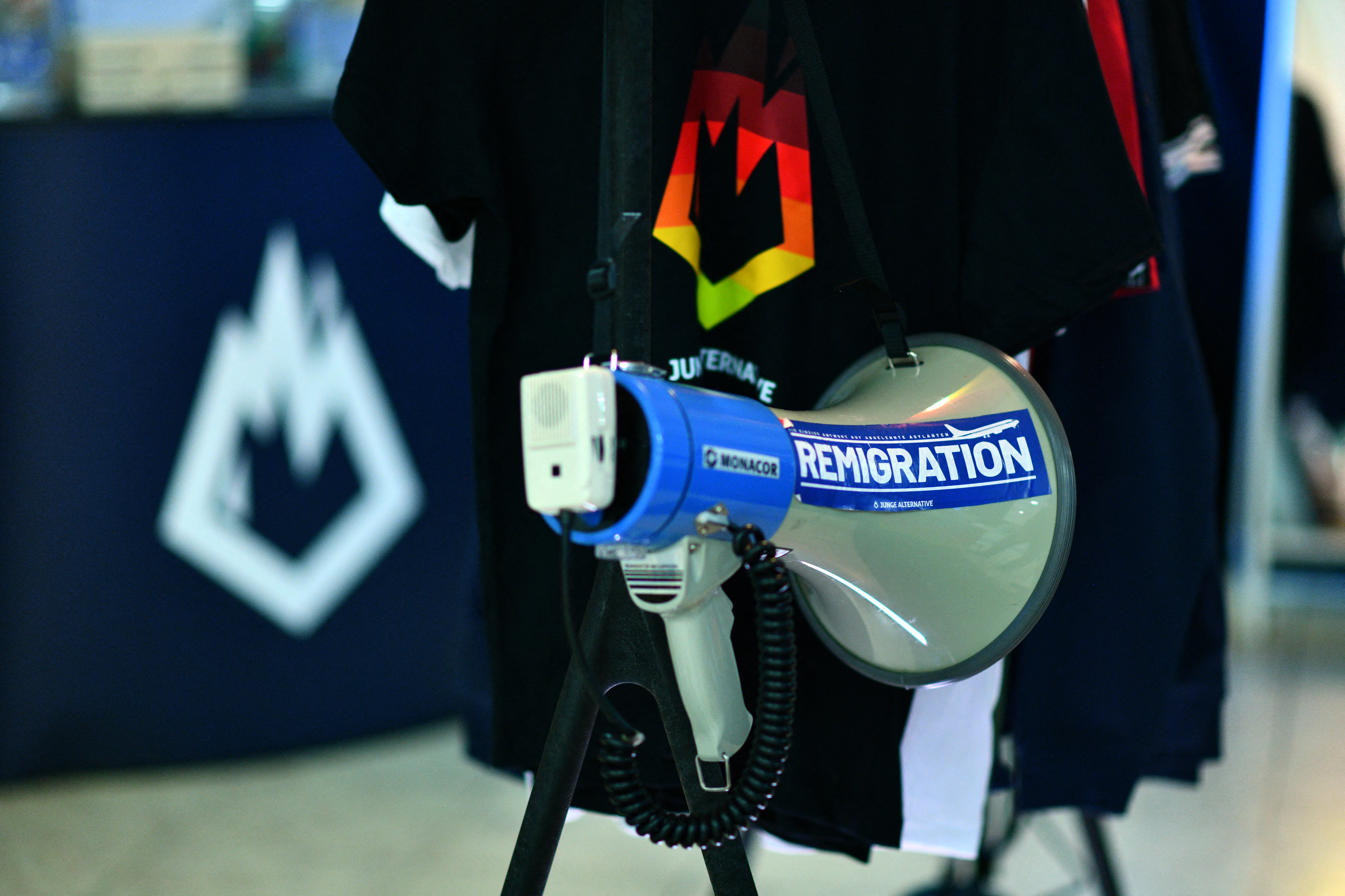 Größter Polizeieinsatz Deutschlands: 50.000 Demonstranten gegen AfD-Jugend