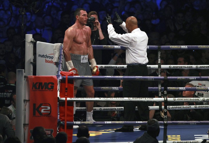 Joshua znokautował Kliczkę w walce gigantów. Brytyjczyk nowym mistrzem WBA, IBF i IBO