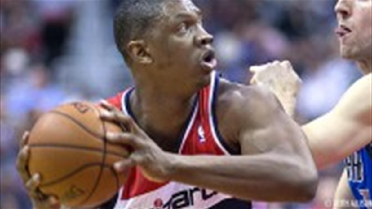 Kevin Seraphin w nadchodzącym sezonie będzie koszykarzem Indiany Pacers. Francuz podpisał z klubem gwarantowany kontrakt, który ma obowiązywać przez rok. O miejsce w zespole powalczy też 23-letni Nick Zeisloft.