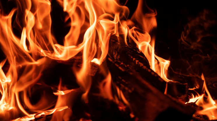 Ha sok éghető anyagot halmoz fel valaki a lakásban, az nemcsak a tűz keletkezésének veszélyét növeli, hanem a menekülés lehetőségét is rontja / Fotó: Northfoto