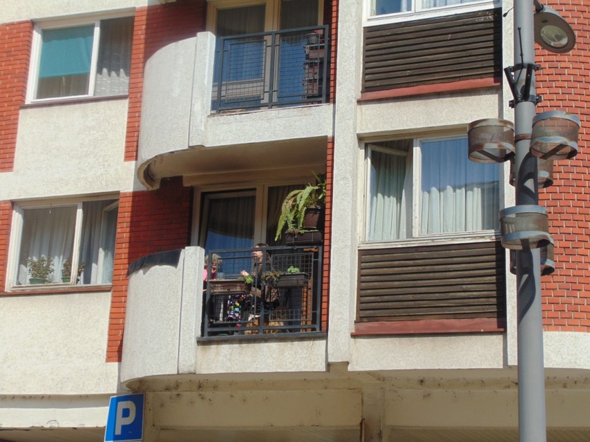 Valjevci koji imaju terasu uživaju u aprilskom suncu